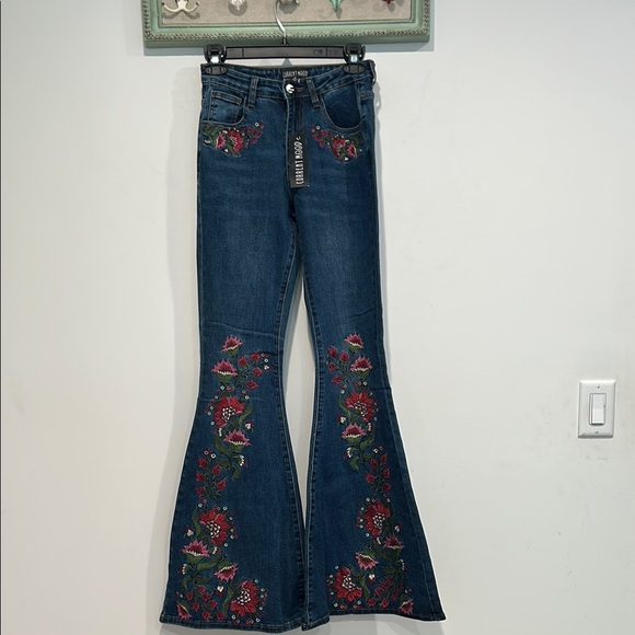 Anthropologie Denim - Embroidered Bohemian Woodstock Flare Jeans Medium Blue Wash Red Floral design Sm